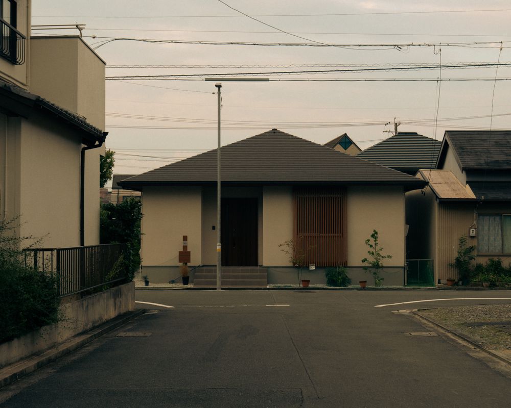 霧島の静かな住宅街の街並み
